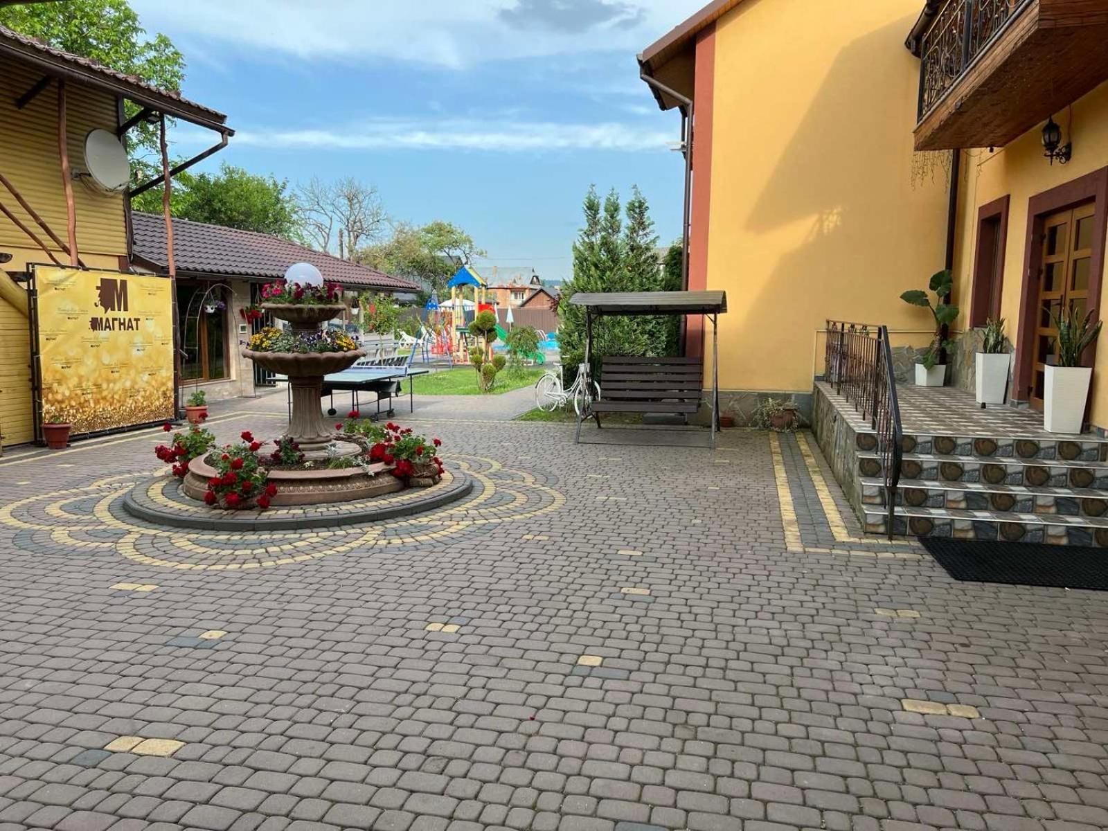 Sadyba Magnat Hotel Dilyatyn Exterior foto